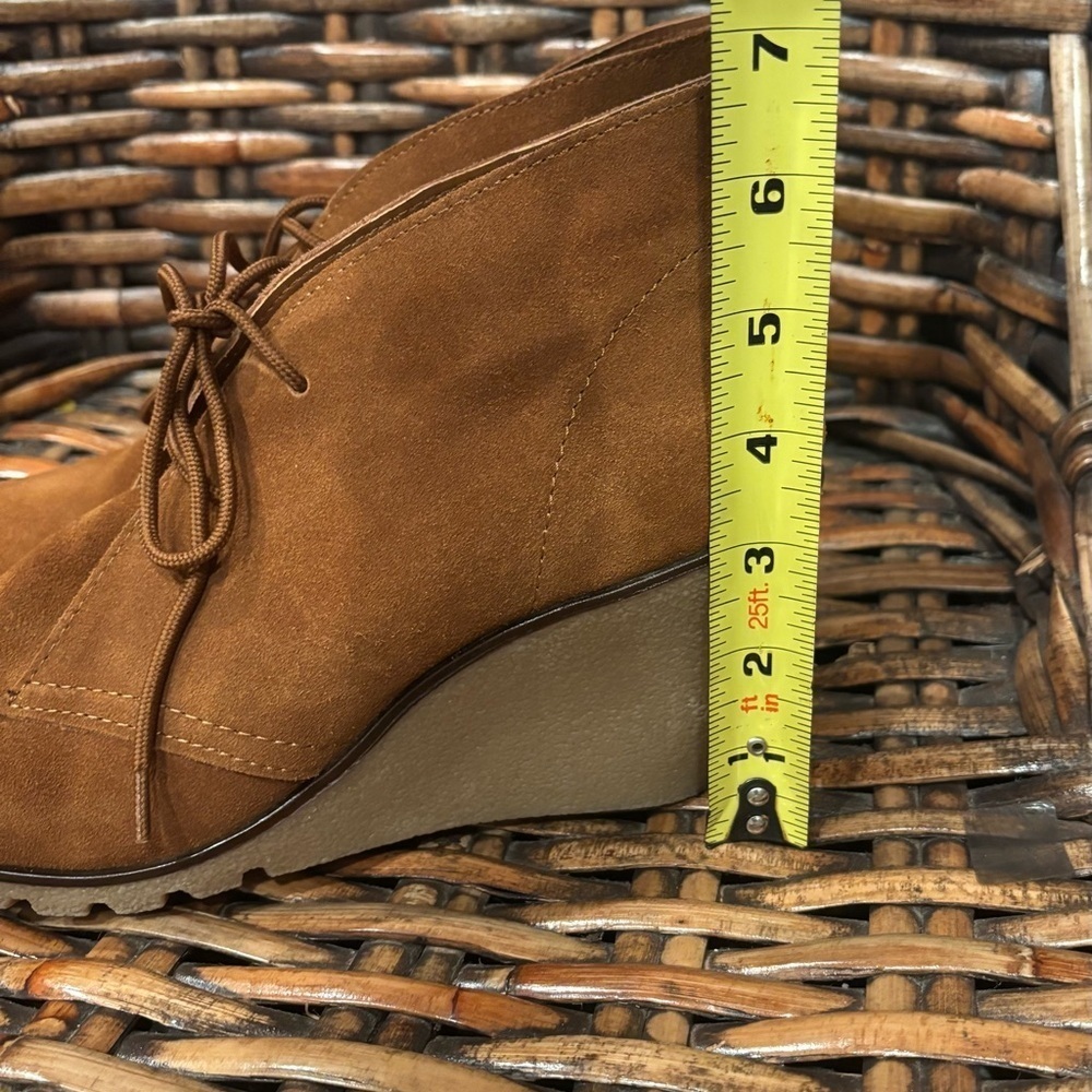 Kelsi Dagger Fanetta Women's Size 8 Brown Suede Wedge Ankle
Lace Up - Picture 12 of 14